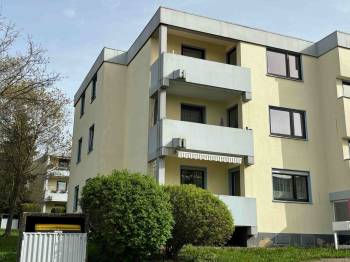 4 Zimmer Wohnung in einem gepflegten Mehrfamilienhaus in der Leharstraße zu kaufen